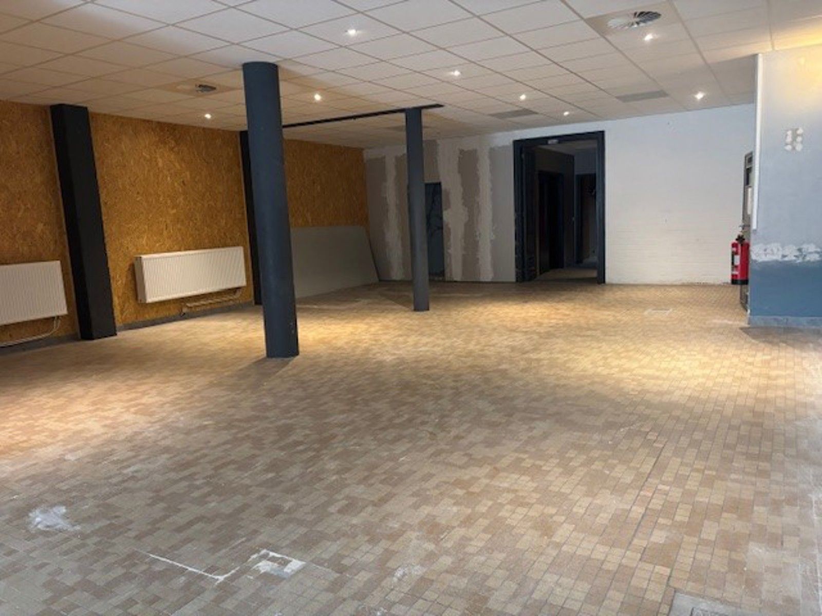 Commerciële ruimte te huur foto 3