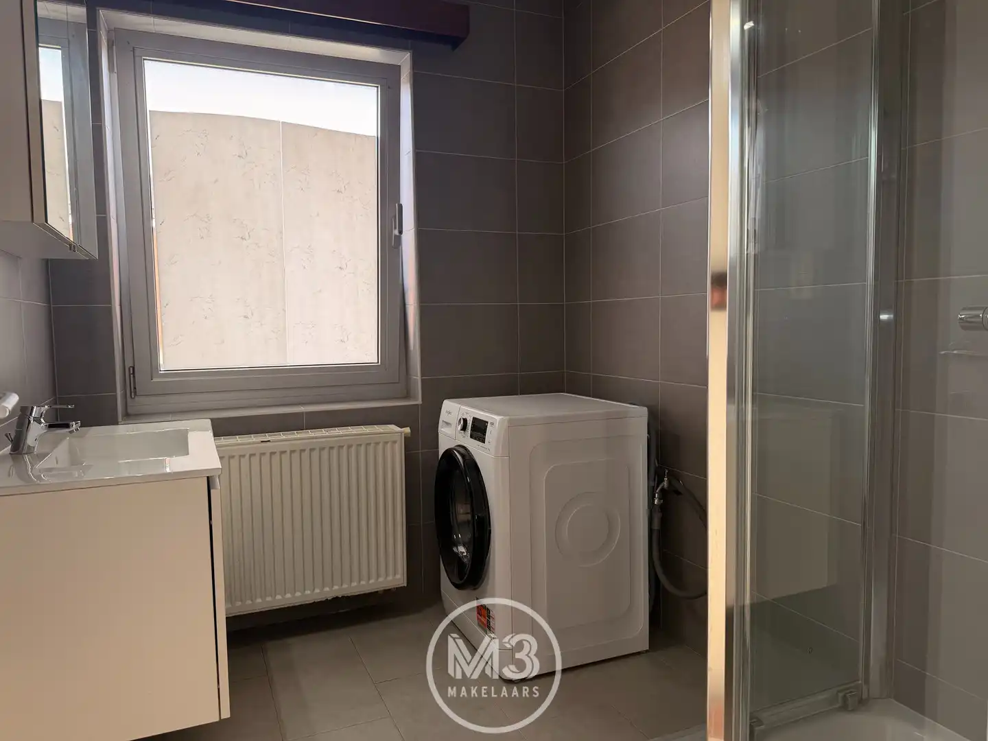 2 slaapkamer appartement met garage foto 8