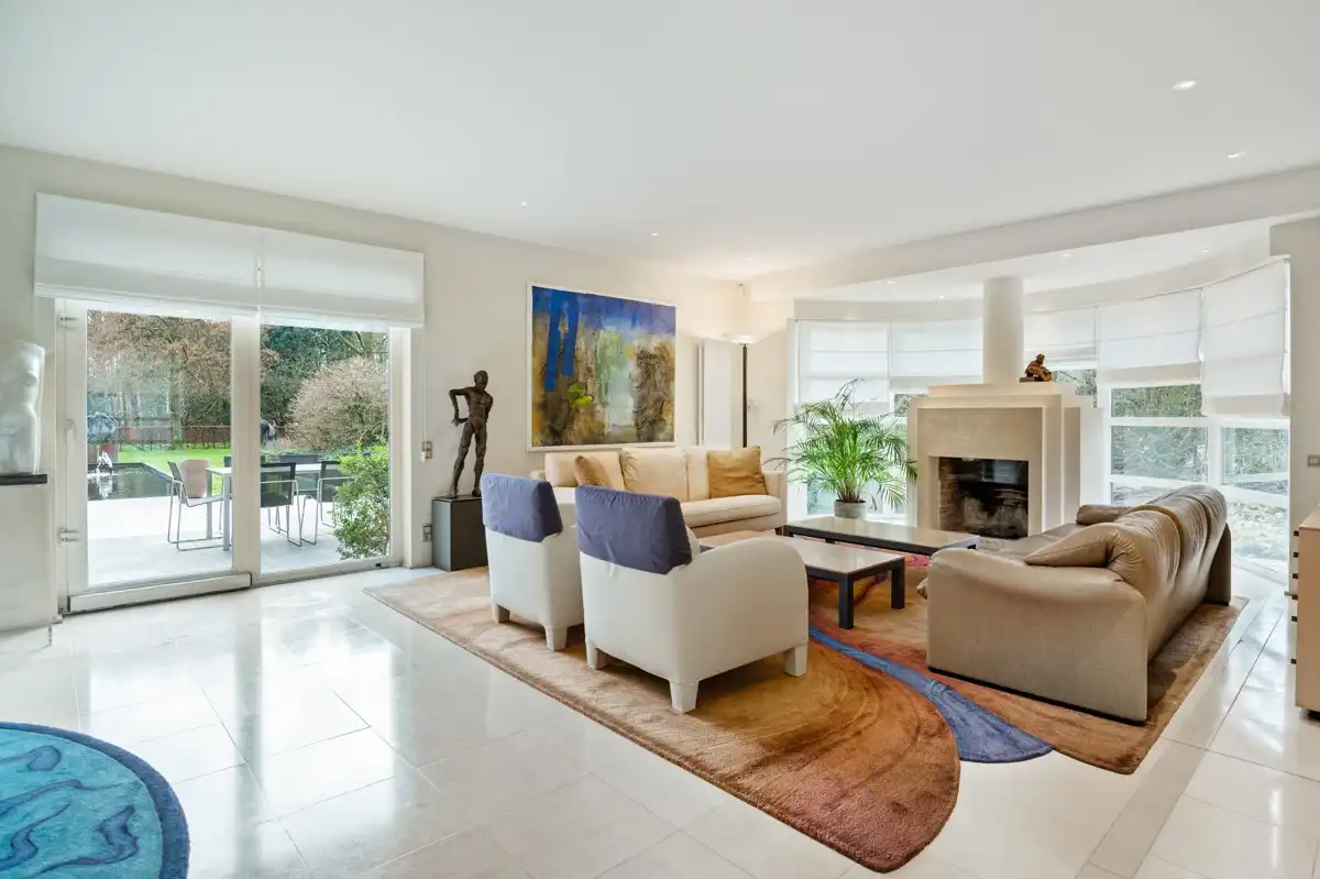 Uitzonderlijke villa op 3451 m² met 5 slaapkamers omgeven door groen. foto 7