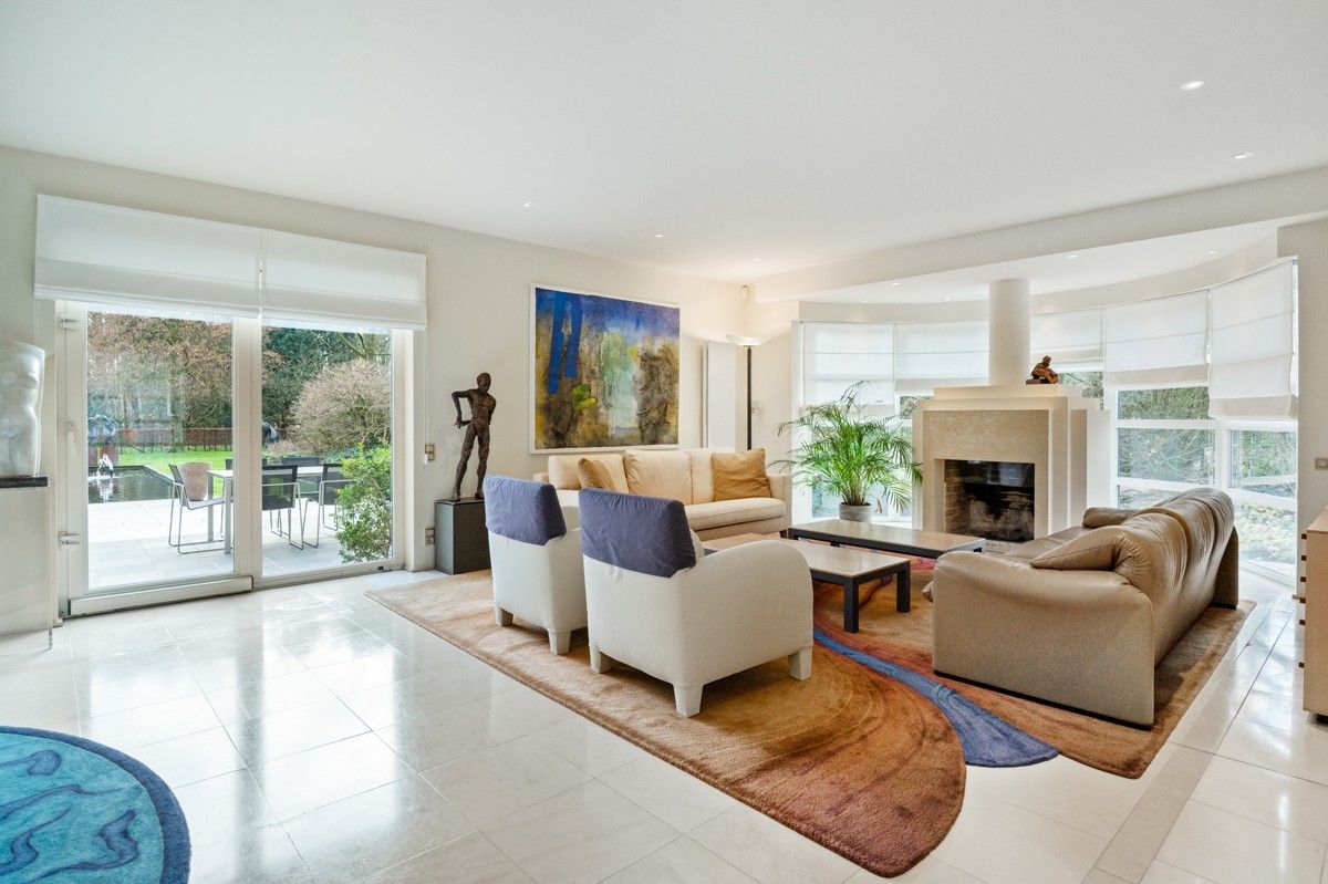 Uitzonderlijke villa op 3451 m² met 5 slaapkamers omgeven door groen. foto 7