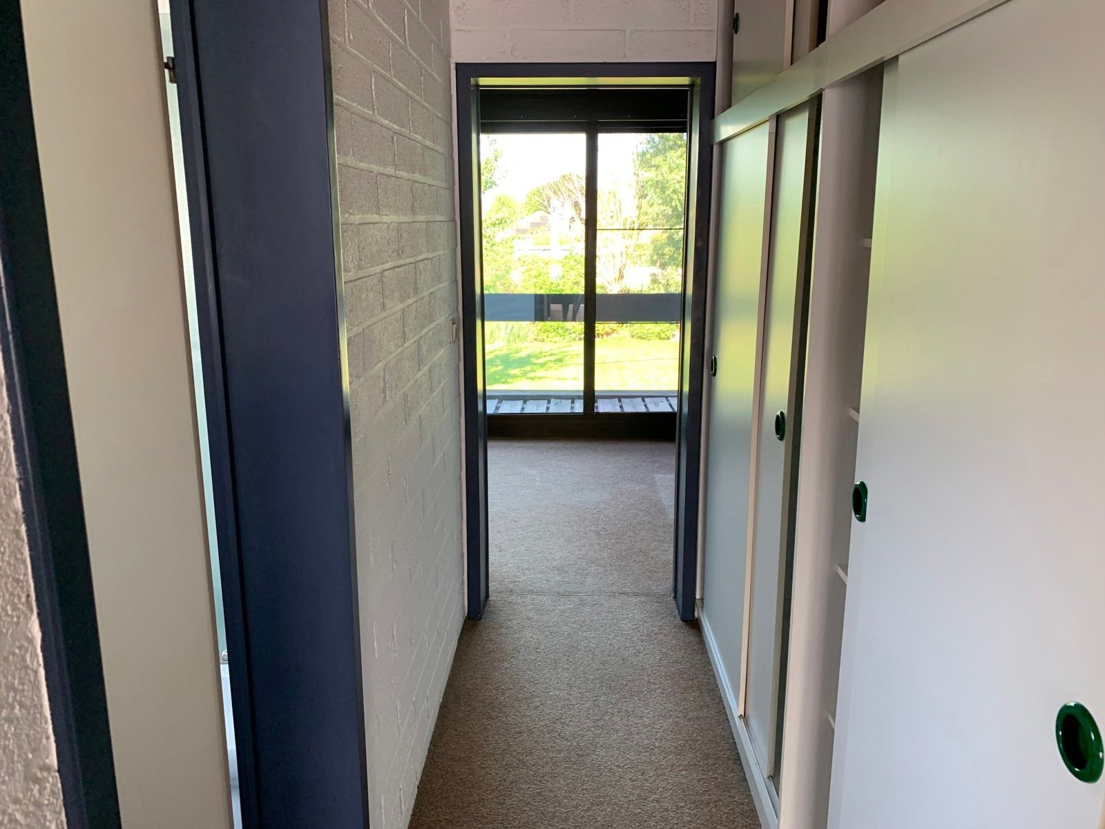 RUIME WONING MET 3 SLAAPKAMERS EN PRACHTIGE TUIN foto 13