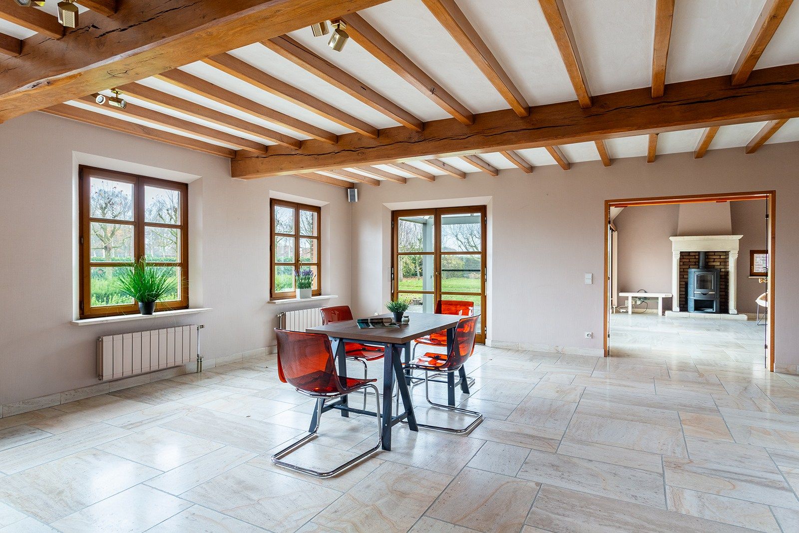 Charmante gezinswoning op 6.217 m² foto 4