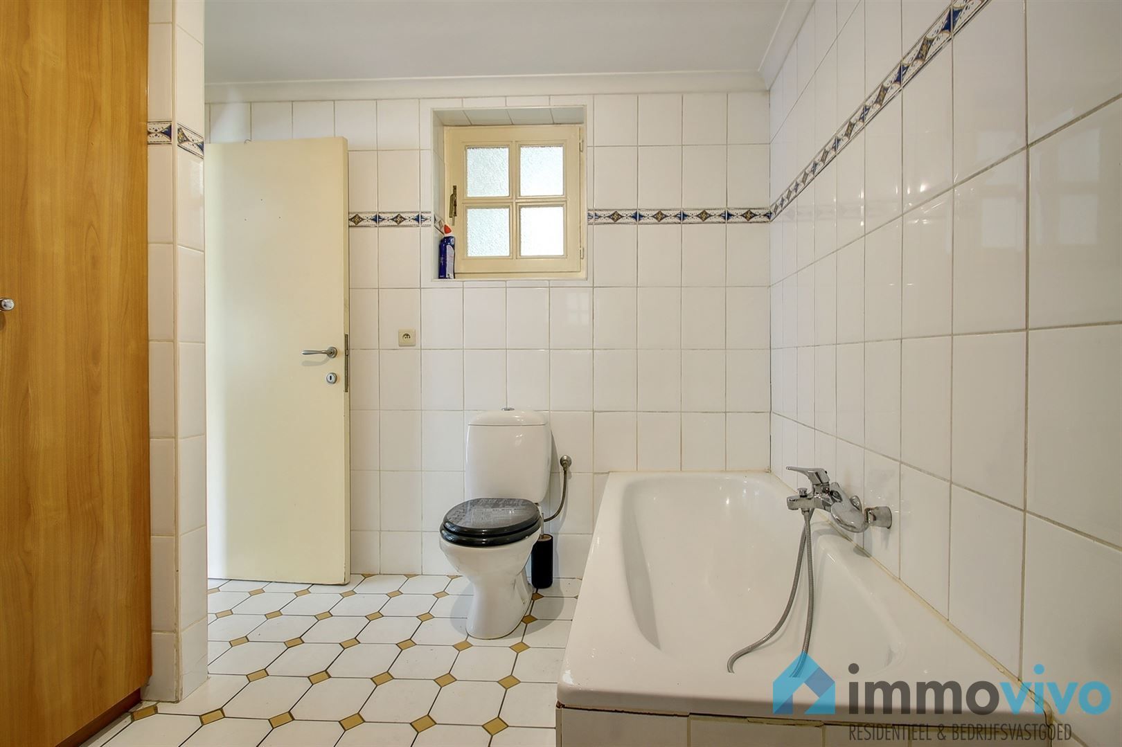 Appartement met binnenplaats en kantoor of tweede appartement met tuin. foto 13