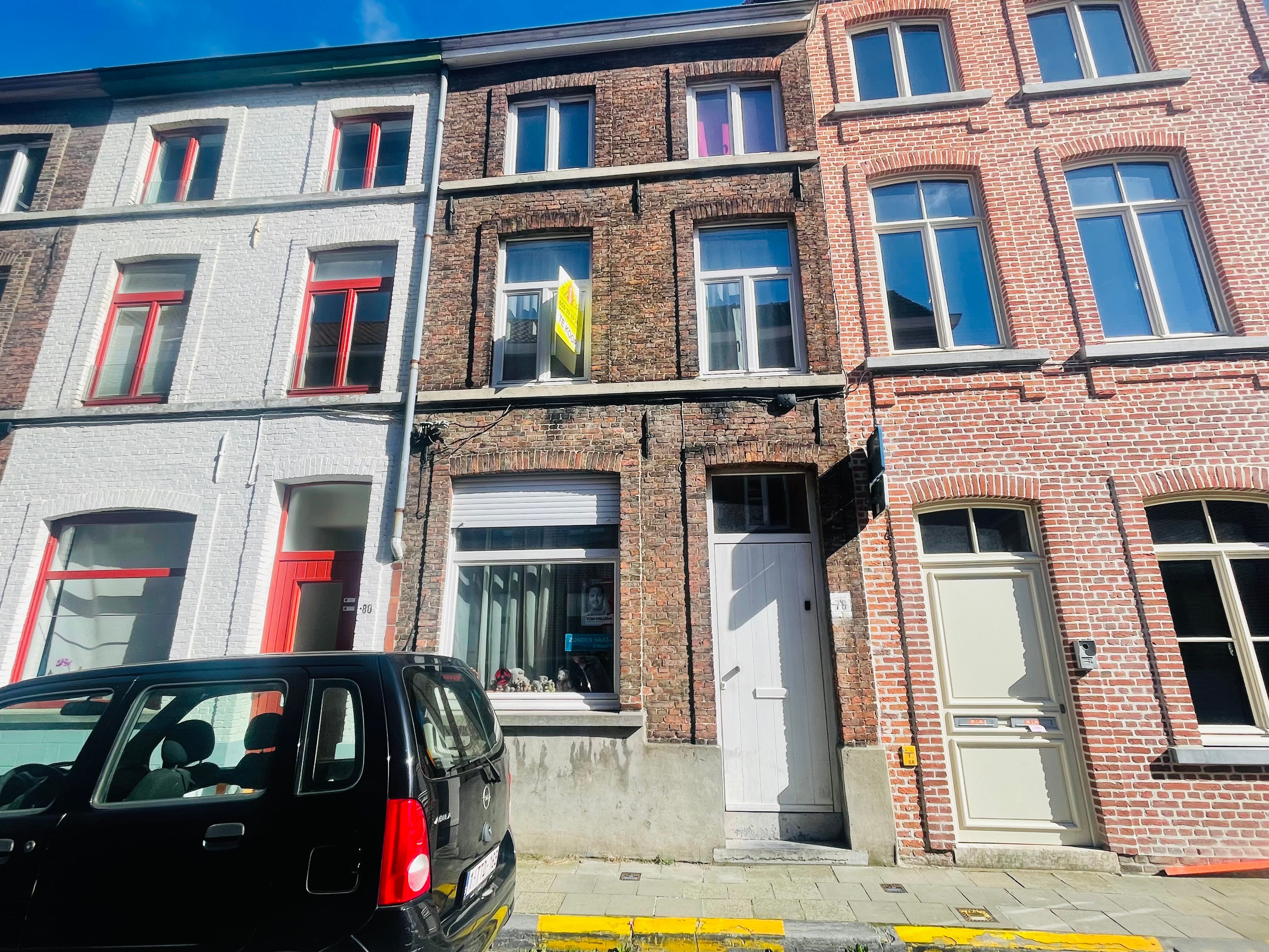 Brugge centrum, ruime gezinswoning met grote living, 3 slaapkamers en stadspatio foto 1