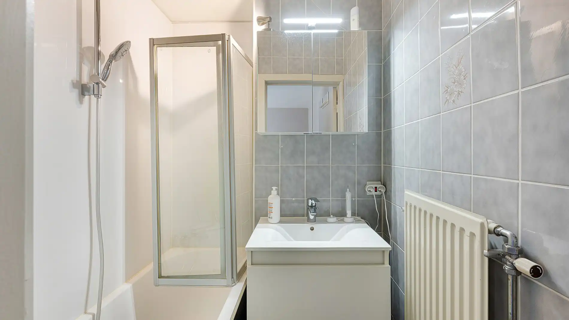 Appartement te koop met 2 slpks. foto 13
