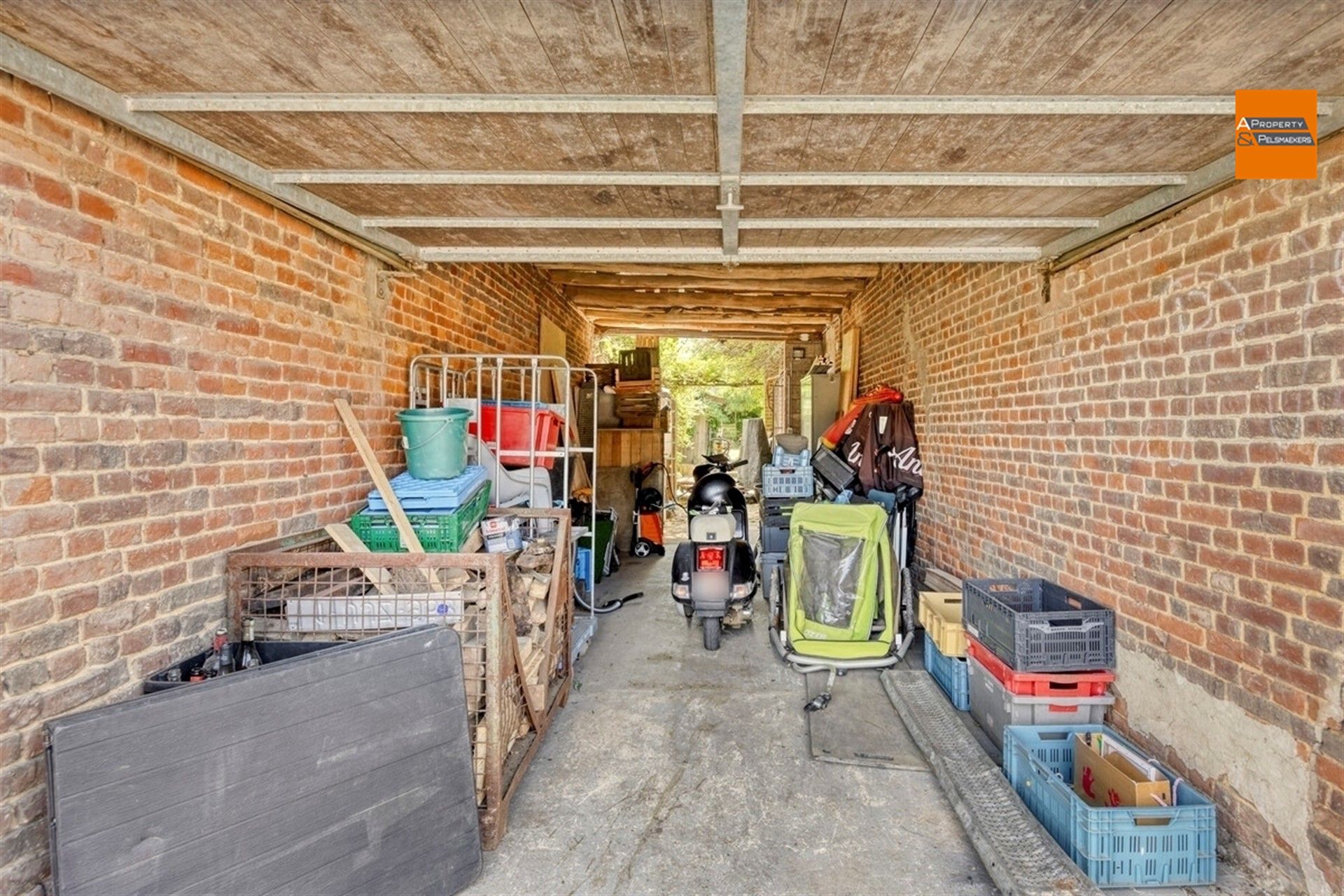 BOD AANVAARD Eigendom met karakter, 4 slpks en prachtige tuin foto 24