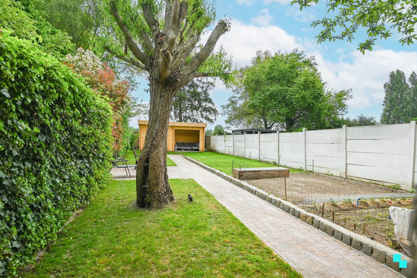 Charmante gerenoveerde woning te Harelbeke foto 27