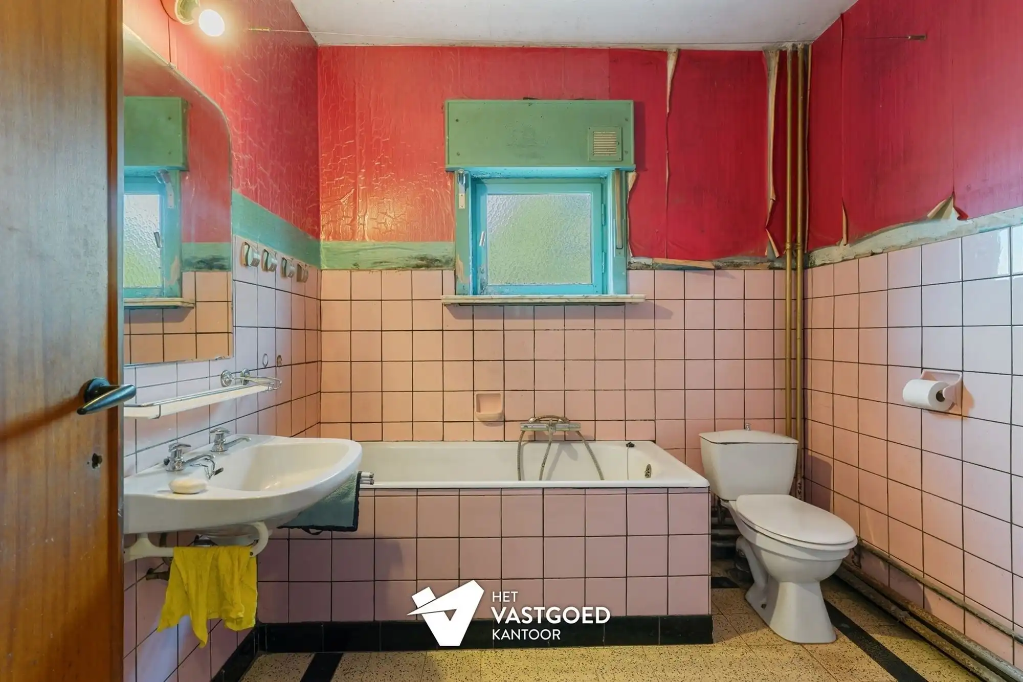 RUIME WONING MET ENORM POTENTIEEL OP IDEALE LIGGING foto 8