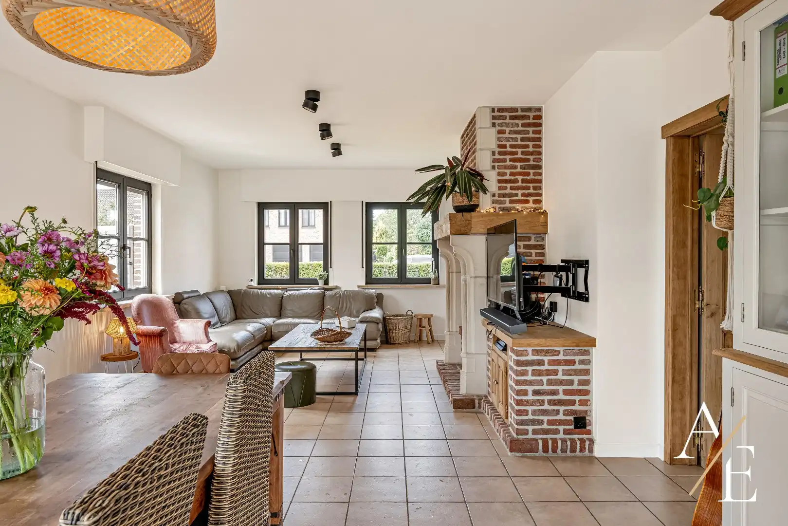 WETTEREN- Landelijke woning met commerciële ruimte! foto 9