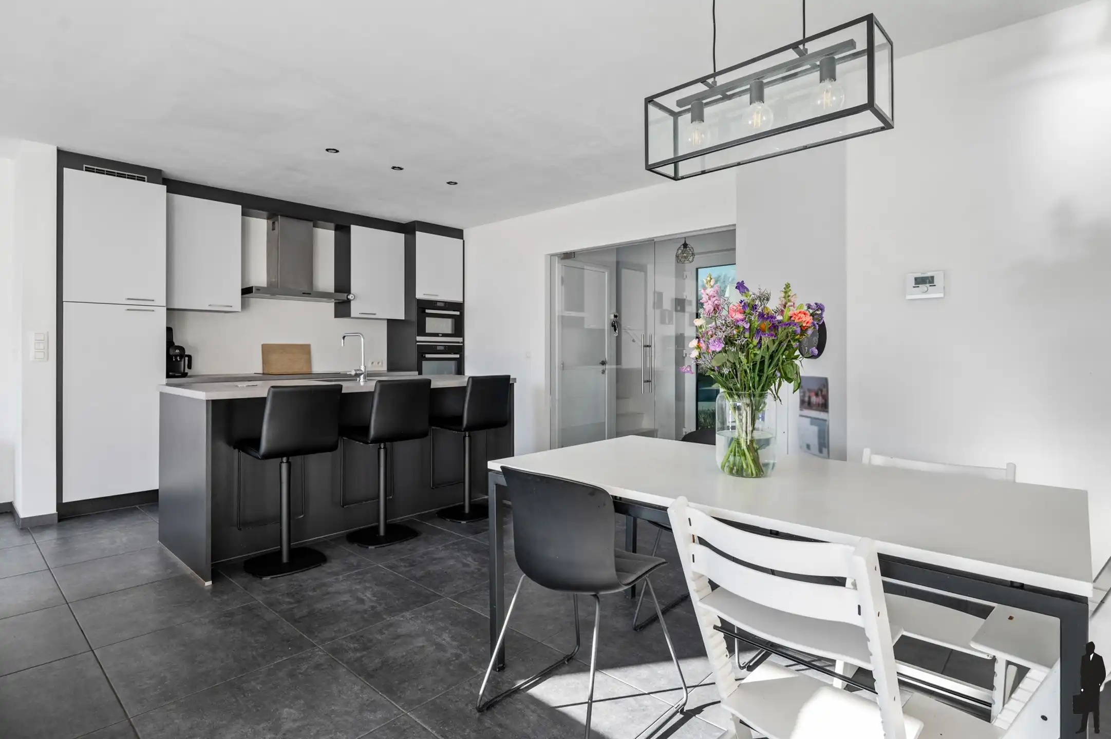 Instapklare woning met 3-4 slaapkamers en zuid tuin foto 4