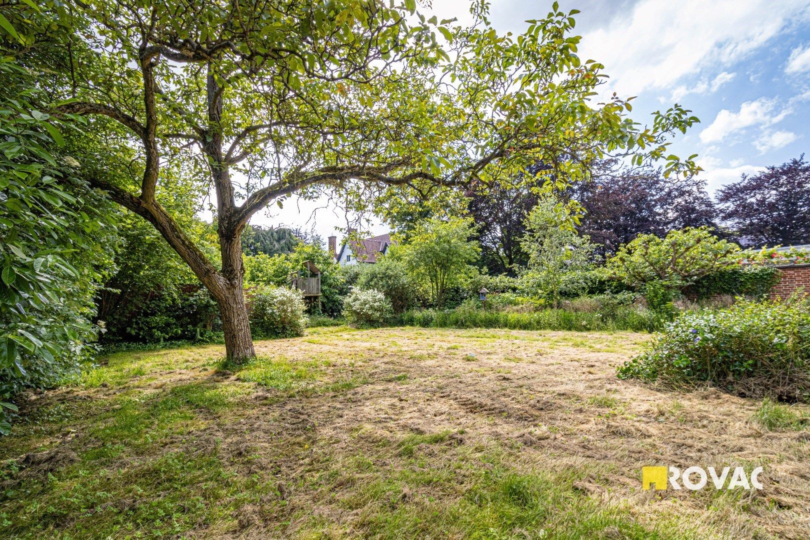 Eclectische burgerwoning met prachtige tuin in centrum Izegem foto 4