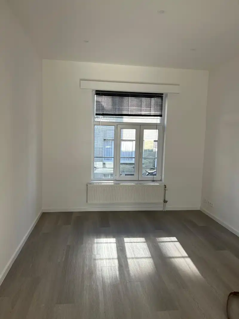 Volledig gerenoveerd  1-slaapkamerappartment foto 15