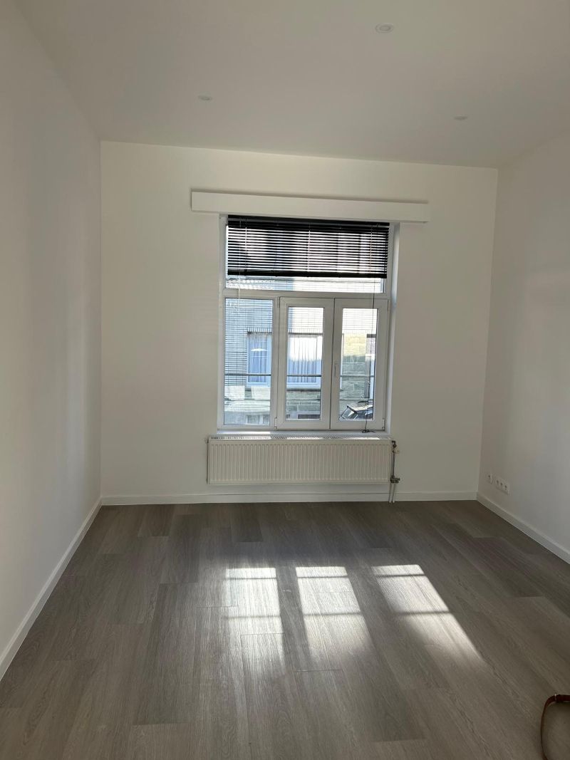 Volledig gerenoveerd  1-slaapkamerappartment foto 15