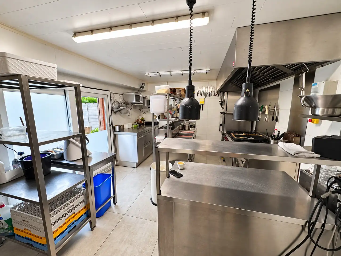 De Witte Doorn – instapklaar restaurant met woonst, sfeervolle tuin en polderzicht in Vlissegem. foto 10