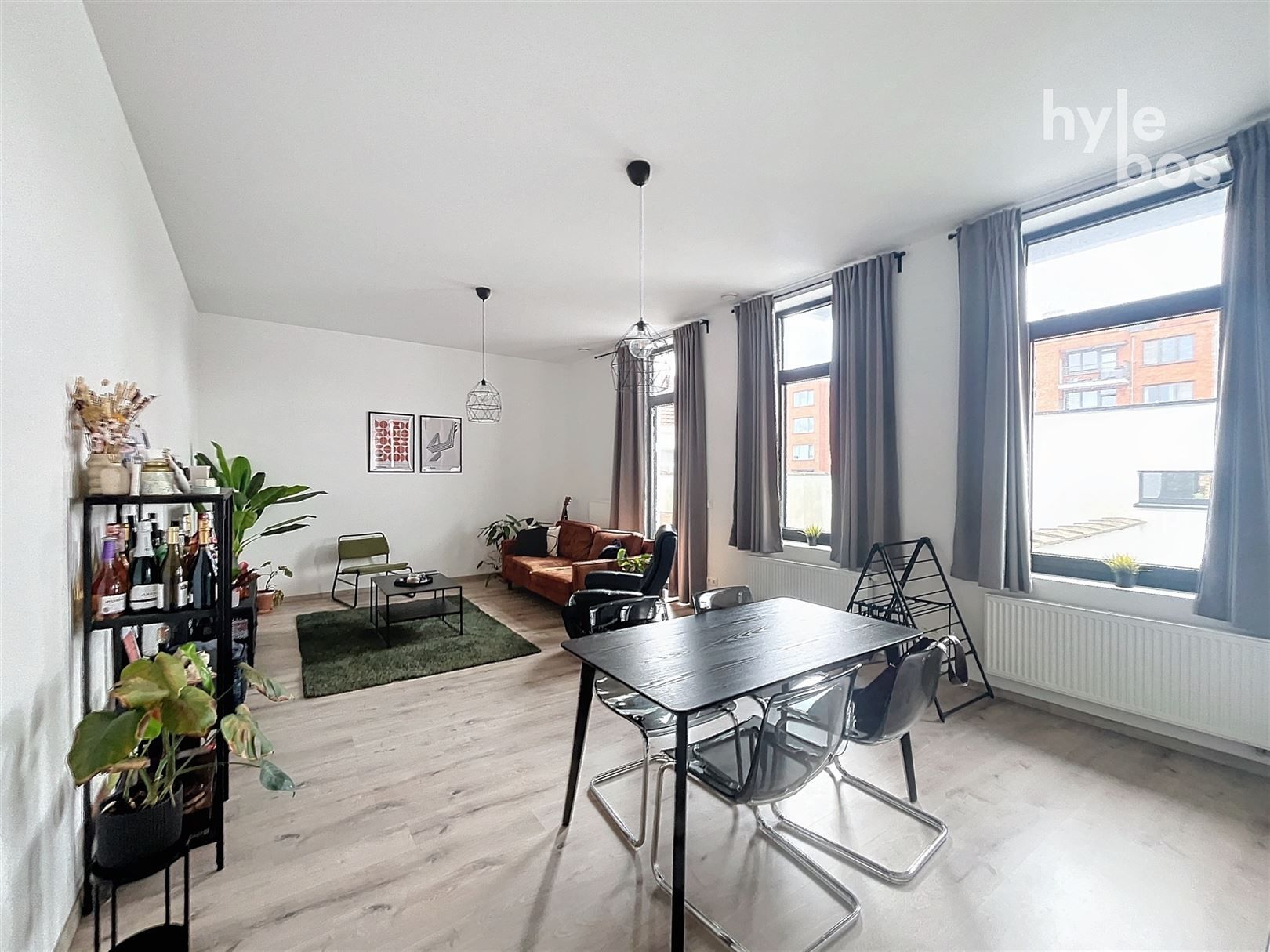 Instapklaar 2 slaapkamer appartement met ruim terras foto 2