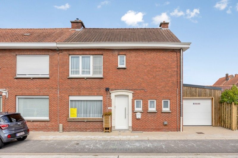 Hoofdfoto van de publicatie: 🌿 Charmante halfopen woning met gezellige tuin TE KOOP in OOIGEM!