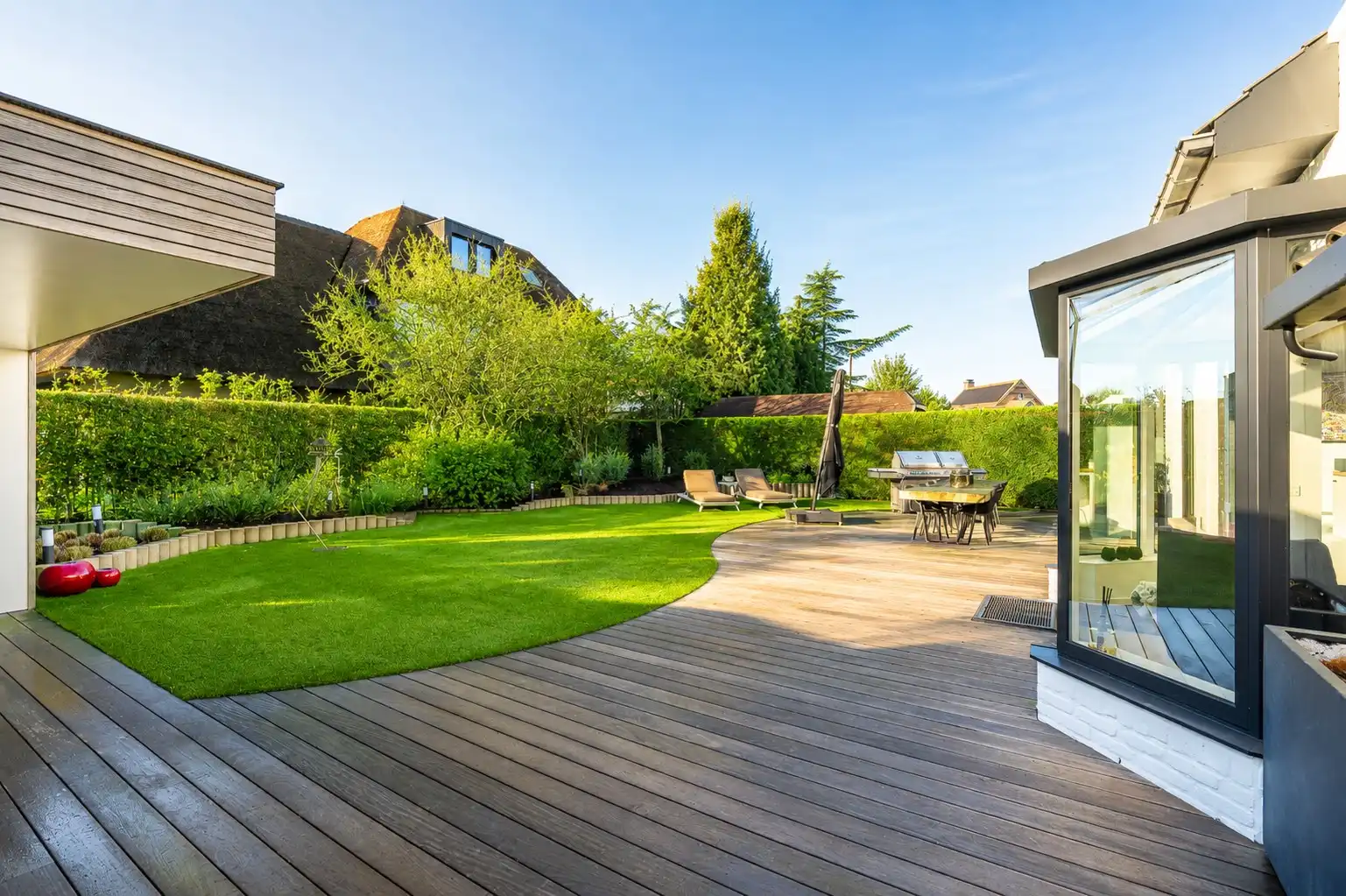 Alleenstaande villa met 4 slaapkamers in een residentiële omgeving. foto 6