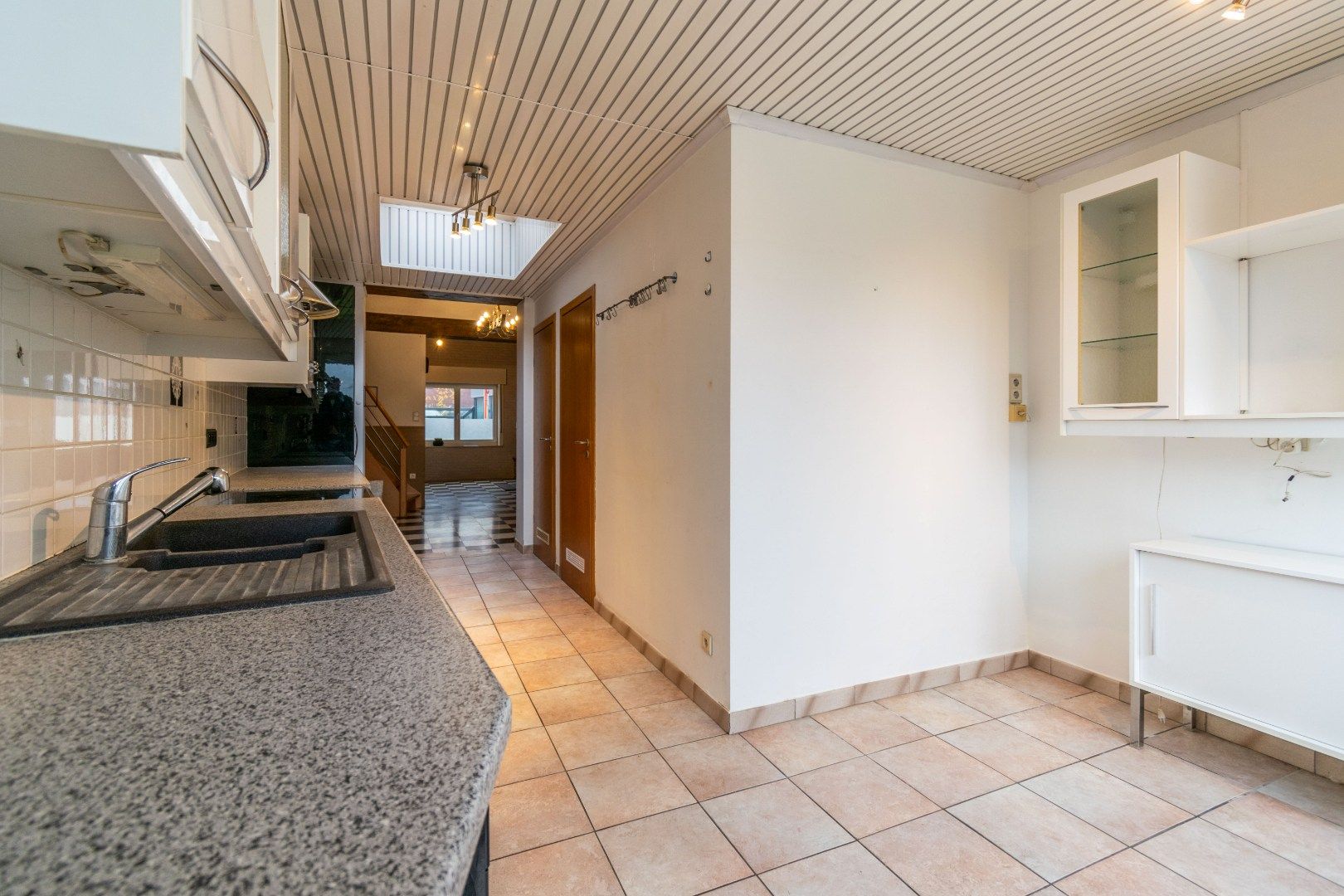 TOPLIGGING: WONING MET 3 SLAAPKAMERS + TUIN ! foto 8
