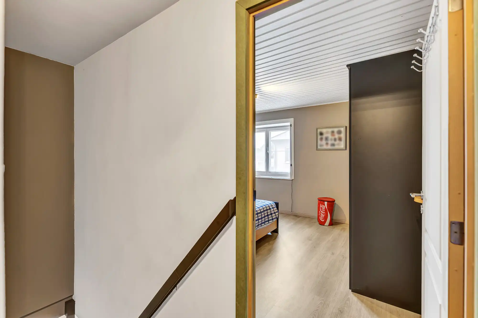 Instapklare woning met ruime garage/opslagplaats foto 14