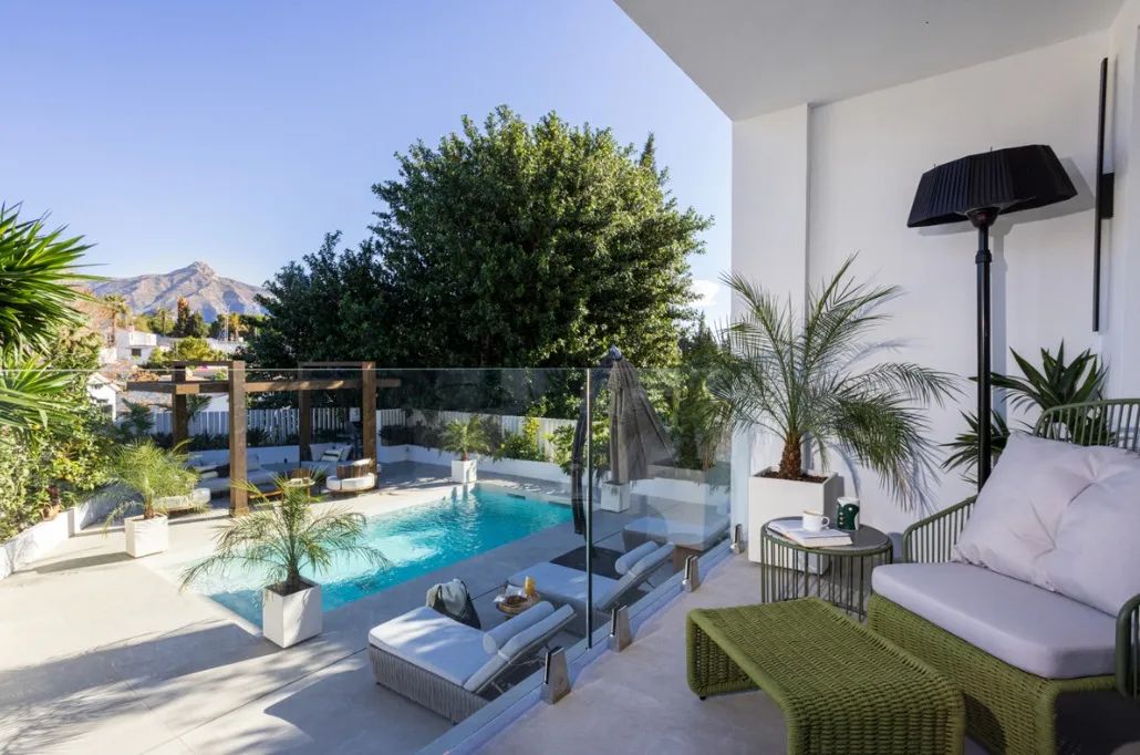 Prachtige moderne villa in het hart van Nueva Andalucía met uitzicht op de bergen foto 22