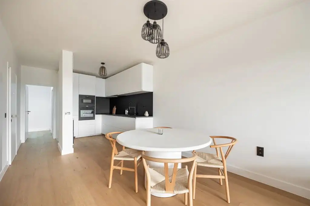 Kwalitatief gerenoveerd appartement met terras foto 7