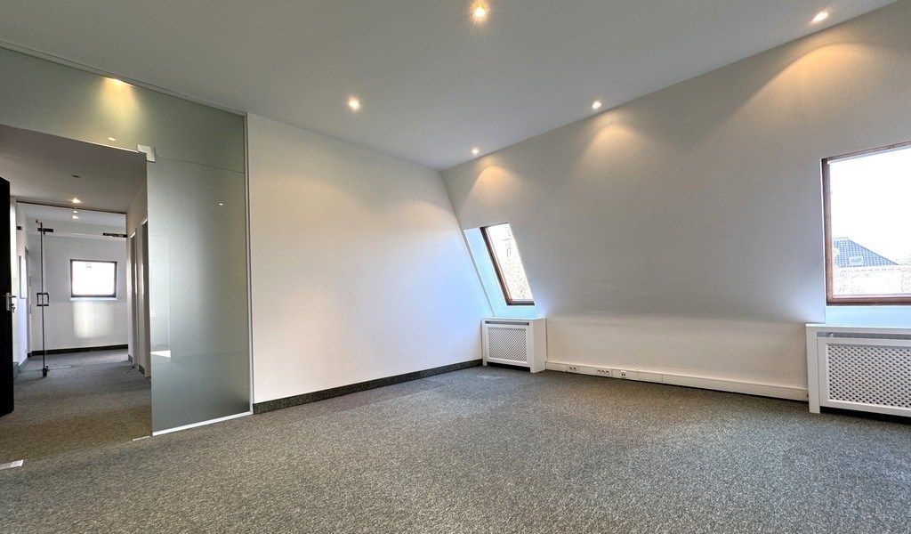 Kantoren te huur  in prachtig herenhuis te Antwerpen foto 18
