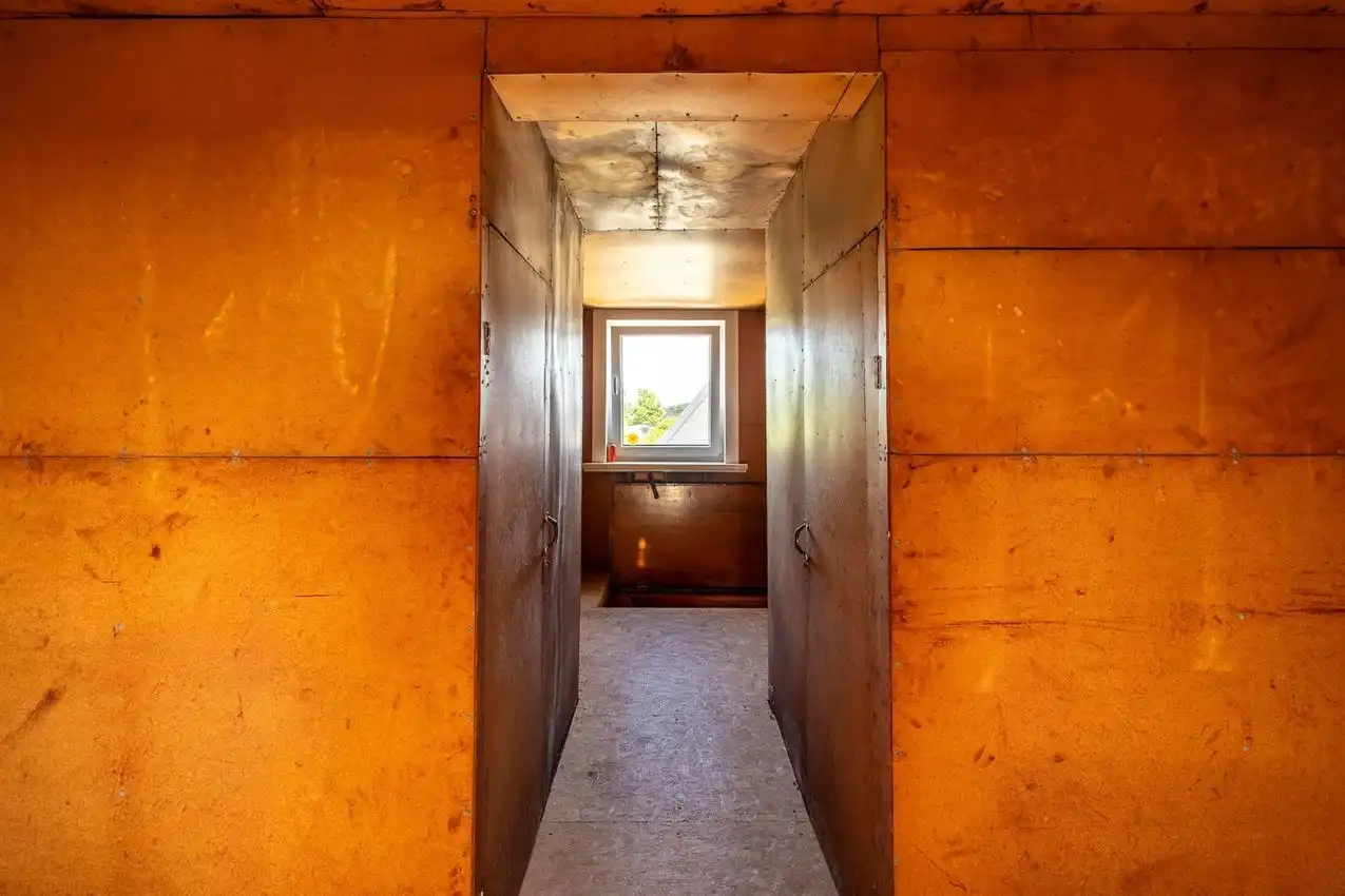 Karaktervolle woning met grote tuin, bijgebouwen en uitbreidbaar zoldervolume op een verrassend diep perceel foto 32