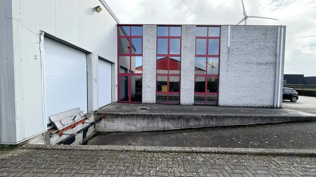 Bedrijfsgebouw met laadkades te huur nabij E313 in Olen foto 15