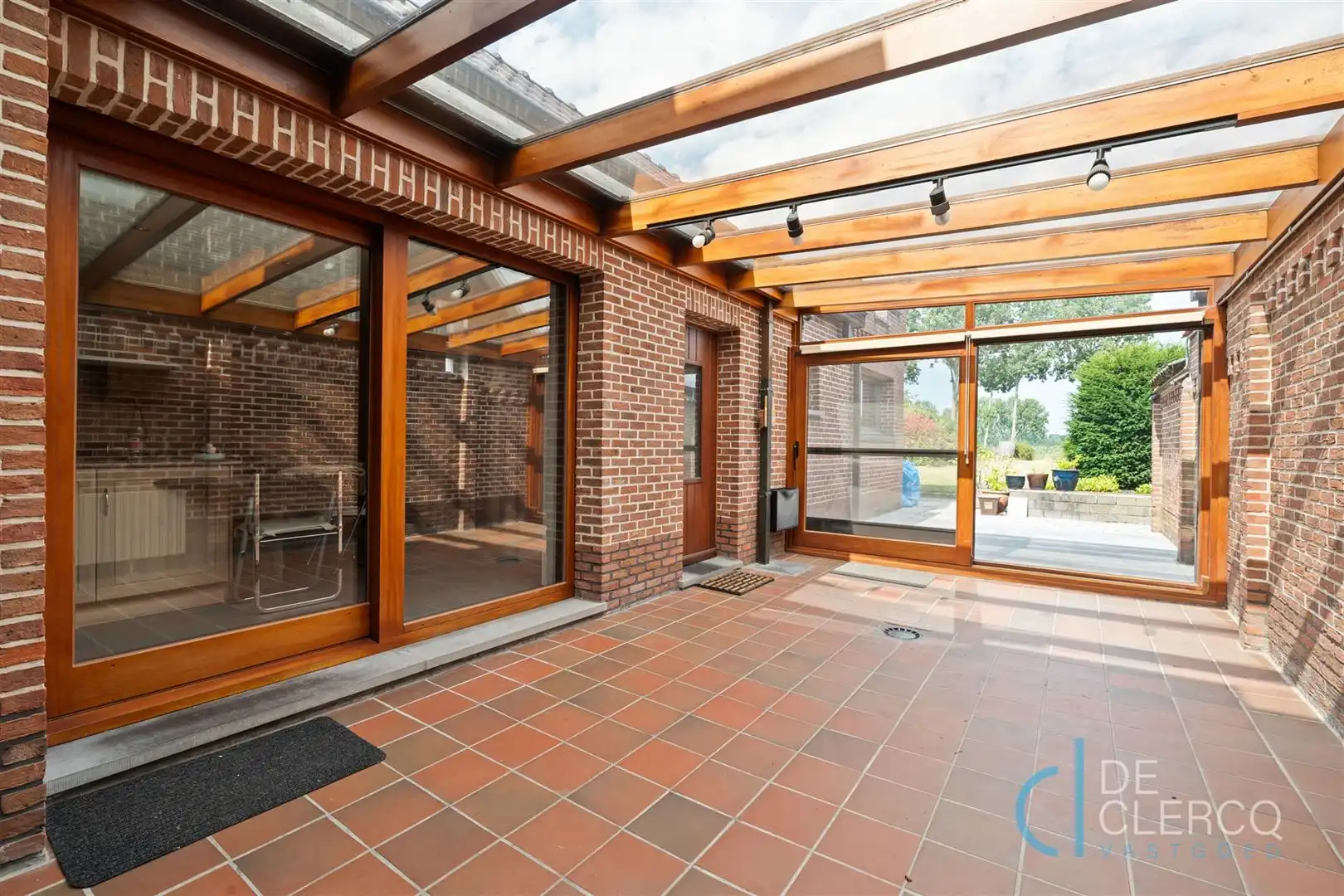 Woning met goed onderhouden tuin te koop in groot Lochristi! foto 12