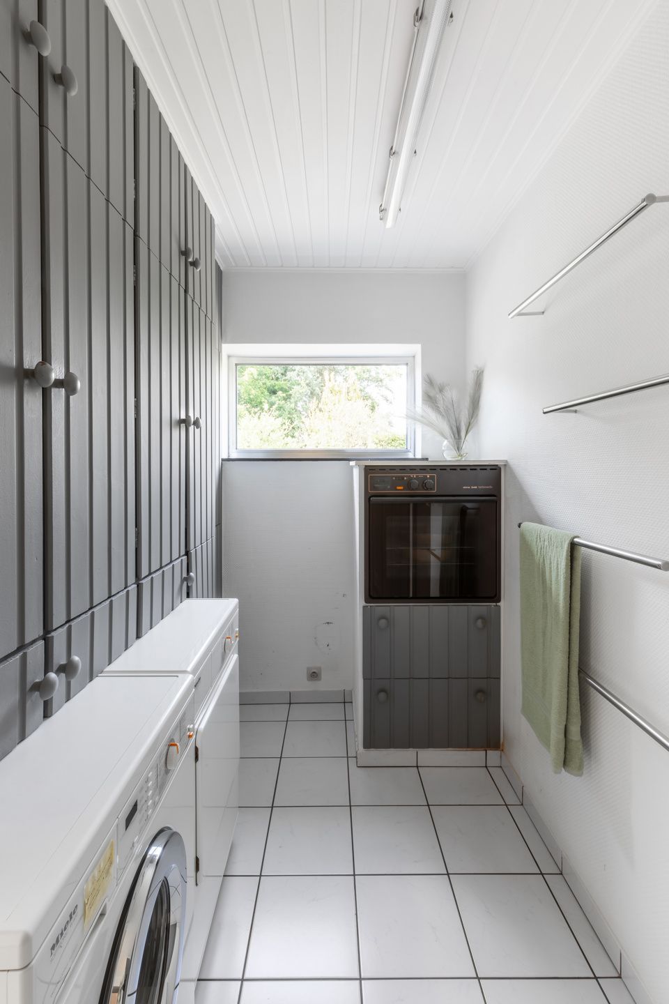 Charmante ruime woning (6 SLPK) met mooie tuin + vijver  foto 11
