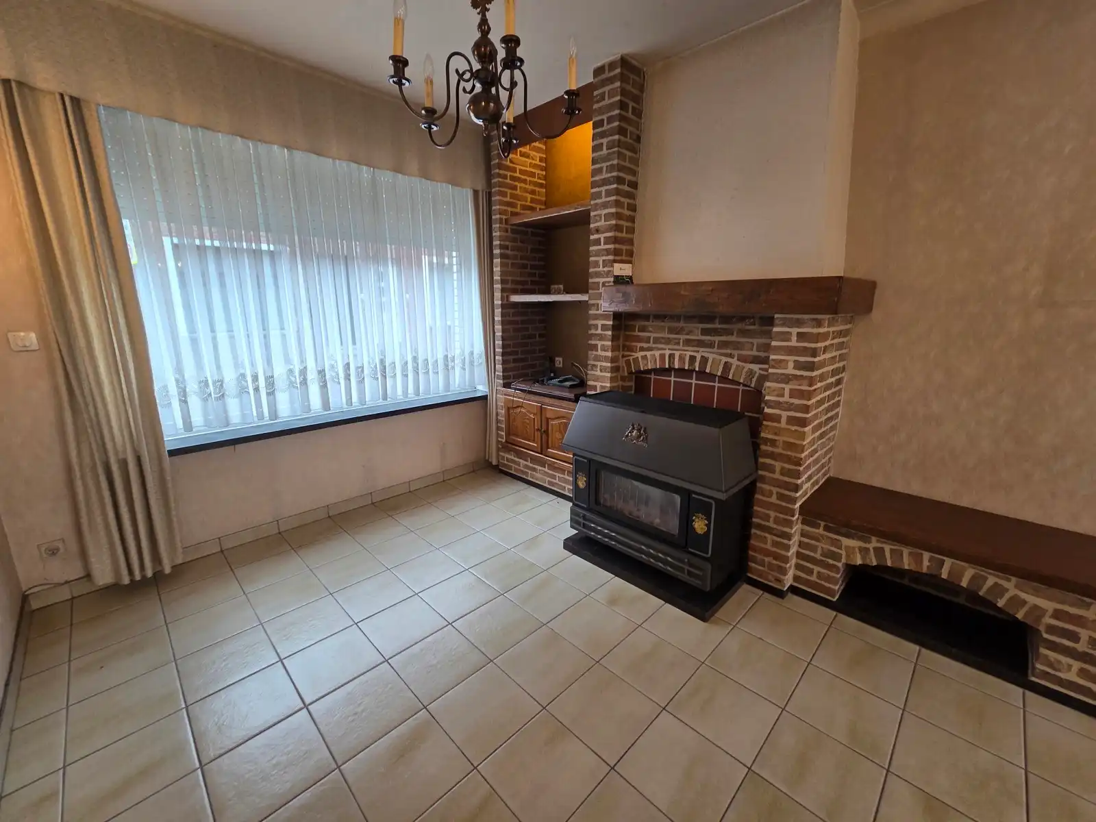 Goedgelegen woning met garage en mooie tuin foto 7