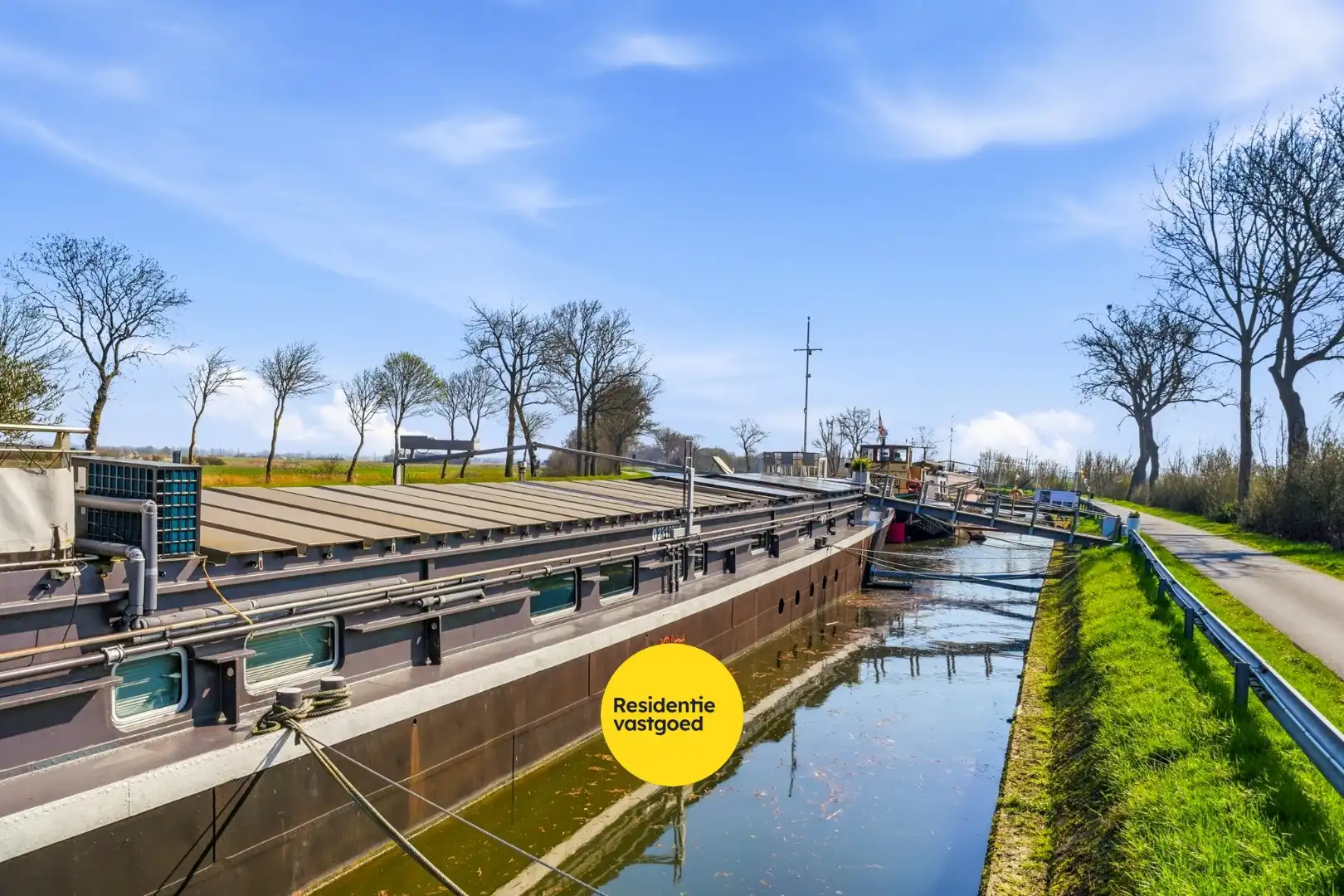 Unieke woonboot met B&B en vergunde ligplaats in Plassendale foto 48