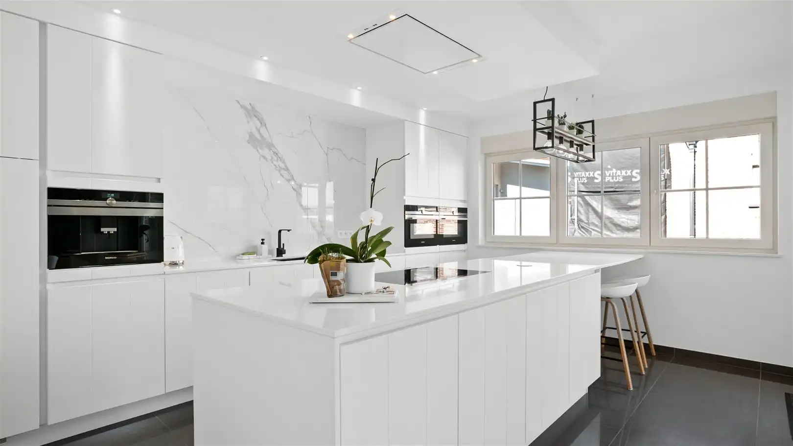 TE KOOP: Kwalitatief afgewerkte woning te Heusden-Zolder! foto 8