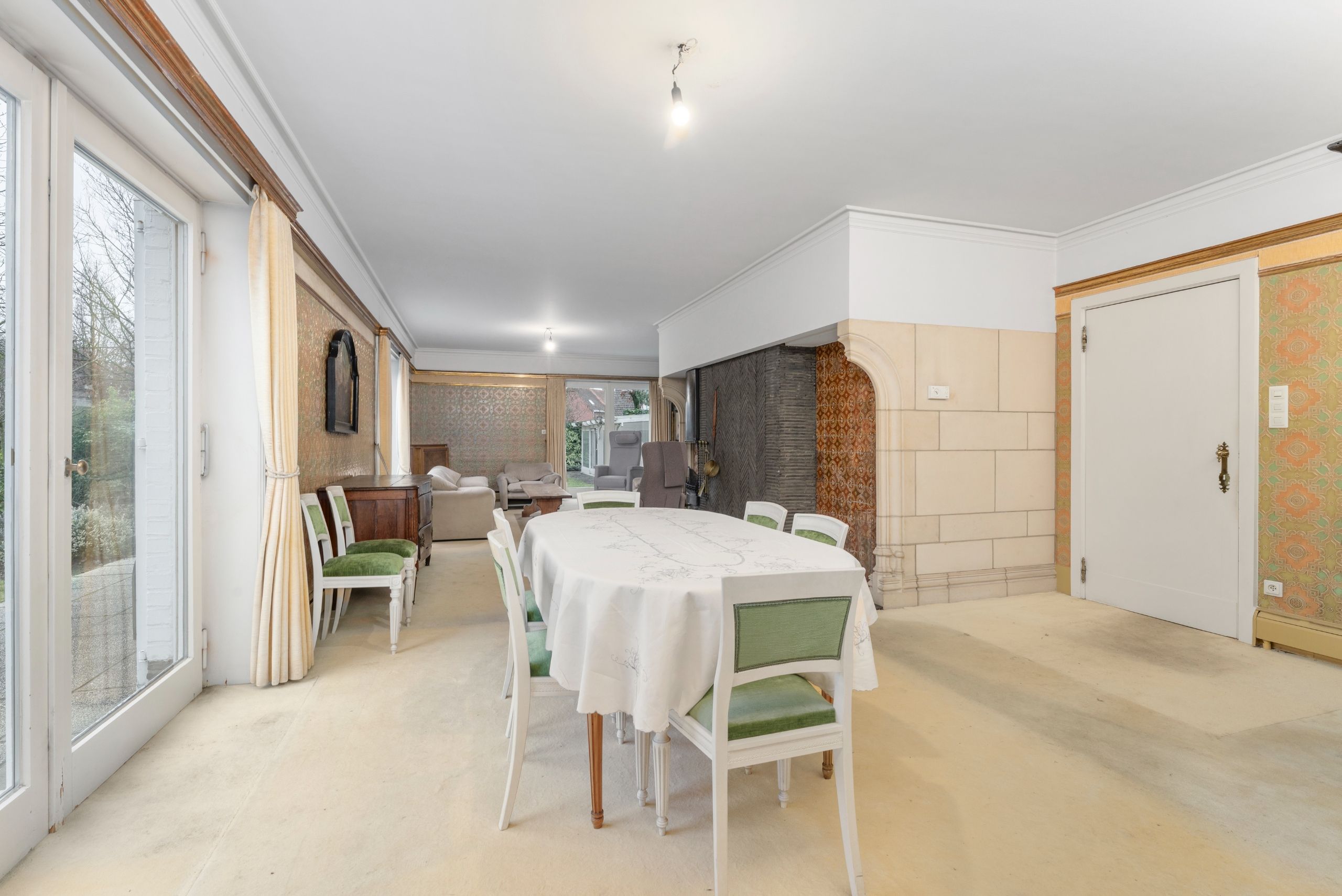 Charmante en ruime te renoveren villa op een perceel van 2.092m2 foto 8