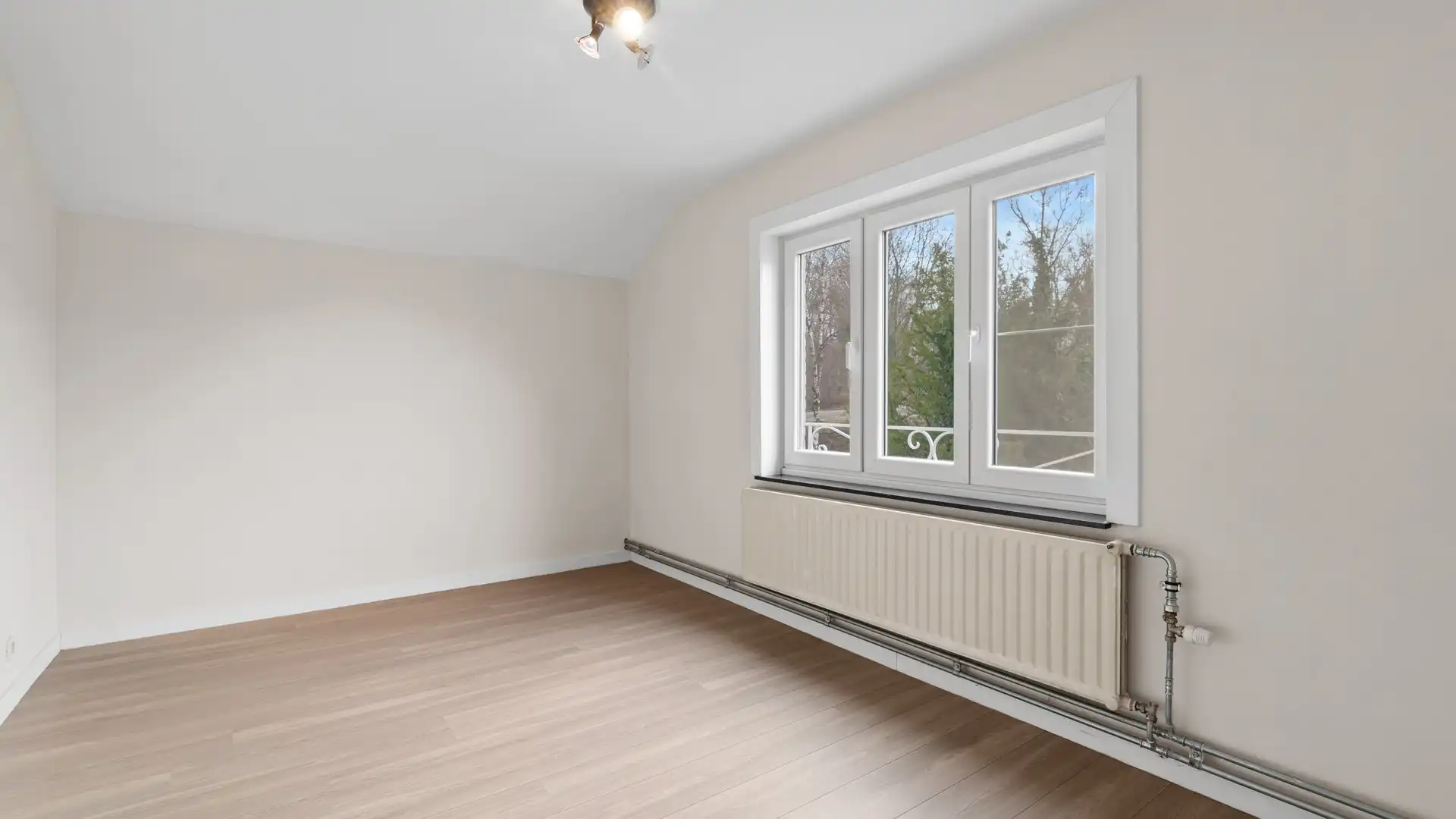 Vrijstaande woning op een perceel van 16a 25ca foto 19