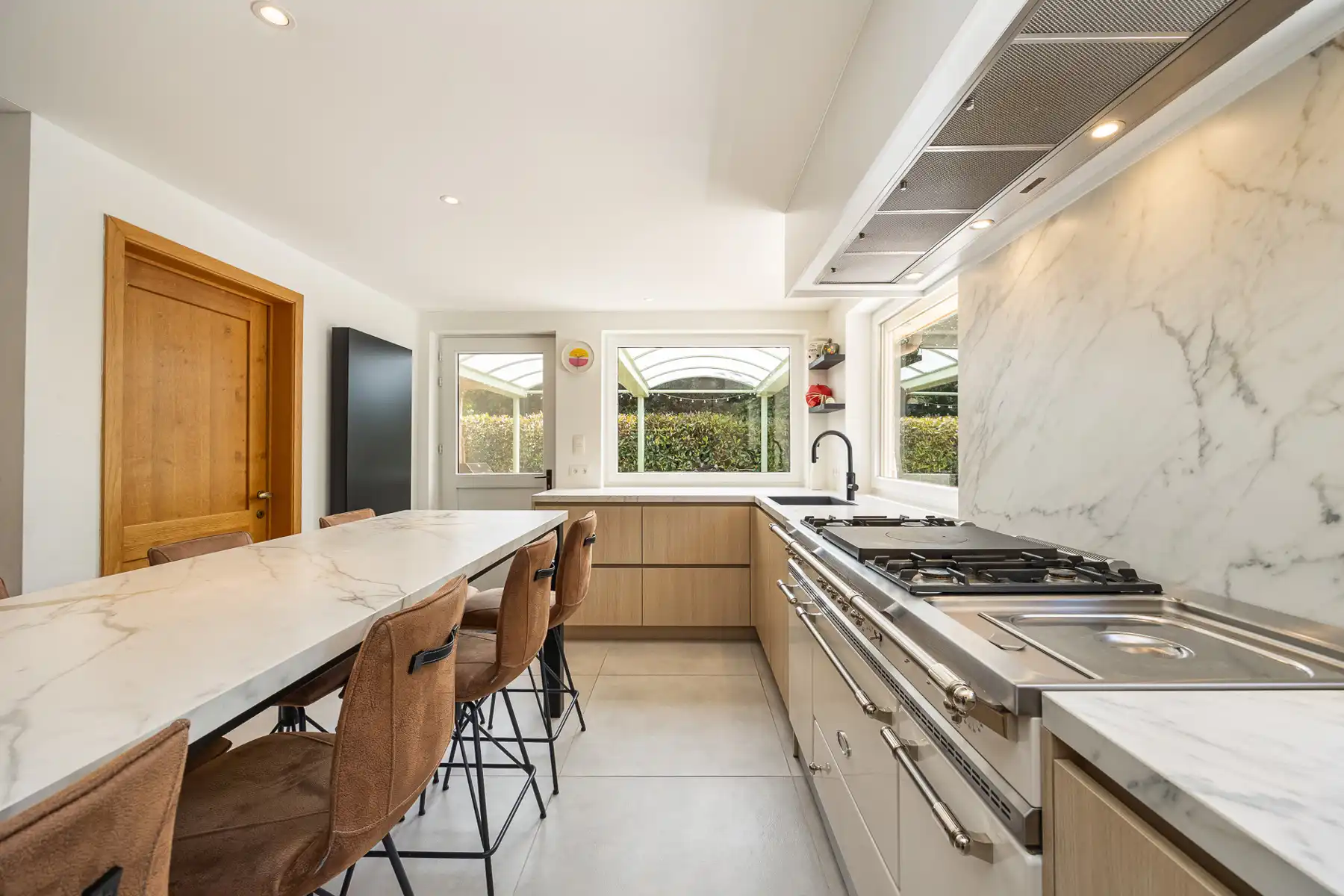 Gerenoveerde villa met 6 slpk, praktijk, zwembad op 1.867m² foto 12
