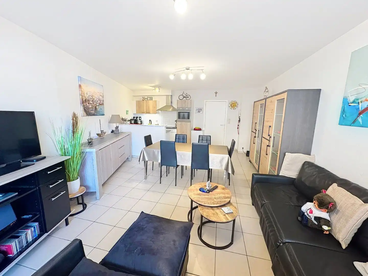 Recent en centraal gelegen appartement met garage foto 2