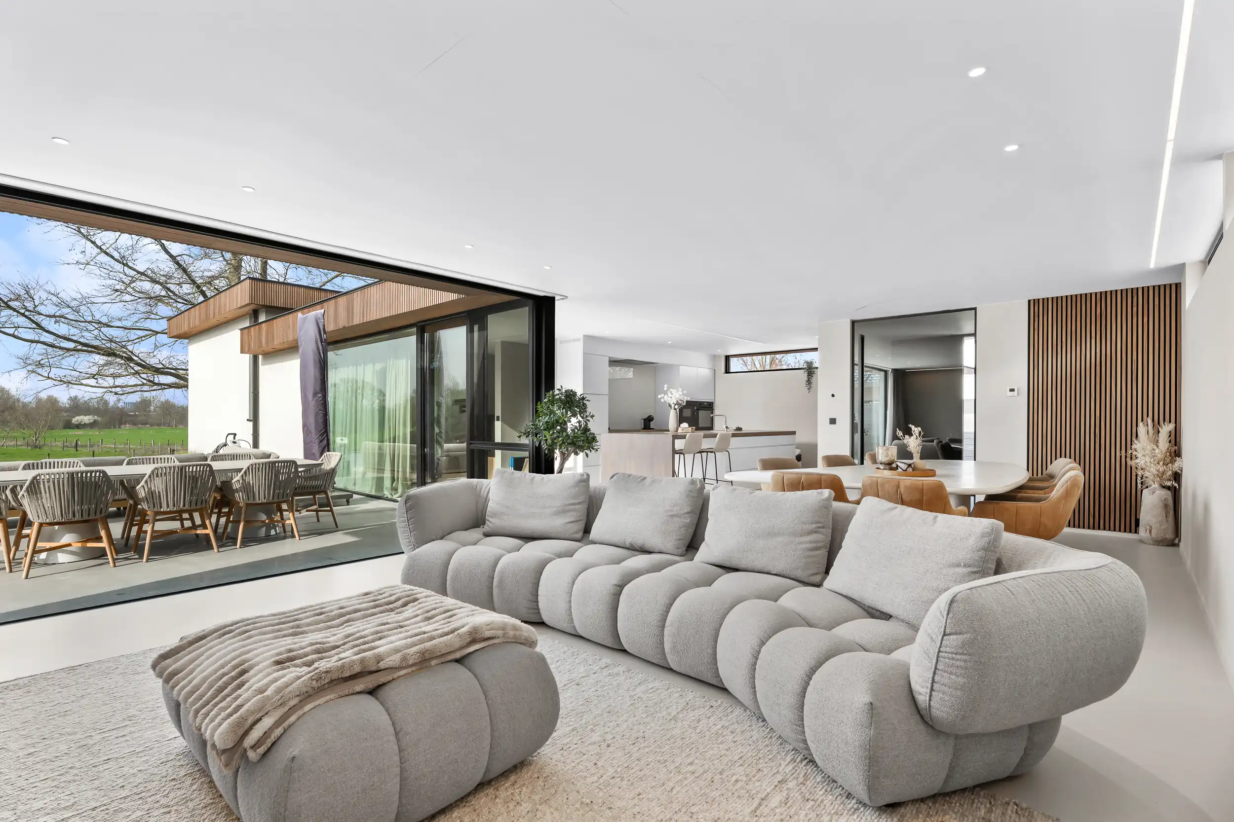 Stijlvolle villa met zwembad en praktijkruimte in Merelbeke foto 2