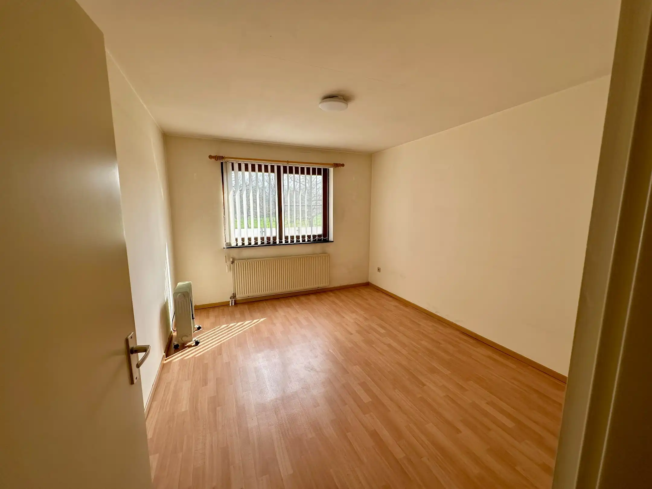 Gelijkvloers appartement met 2 slaapkamers, terras en privé garagebox foto 9
