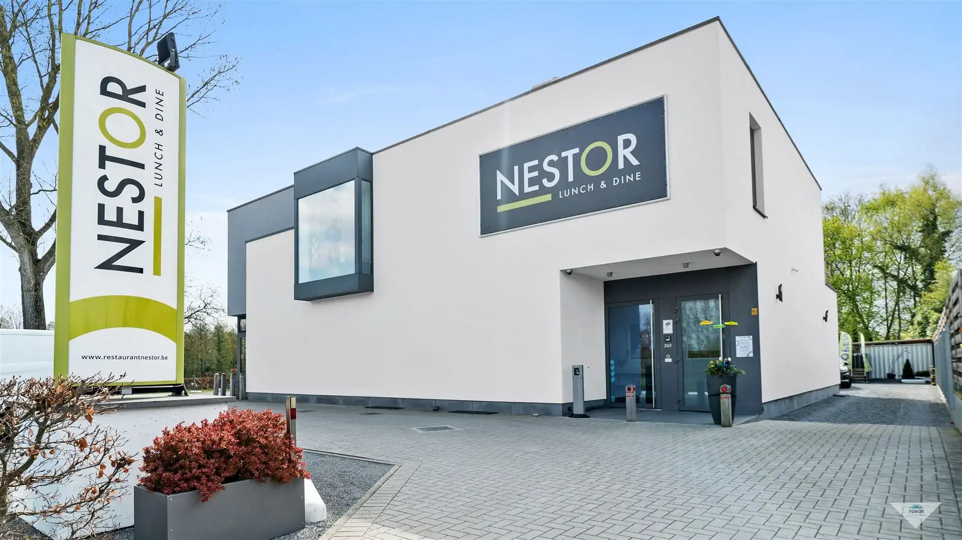 Uitstekend gelegen brasserie in perfecte staat met appartement  foto {{pictureIndex}}