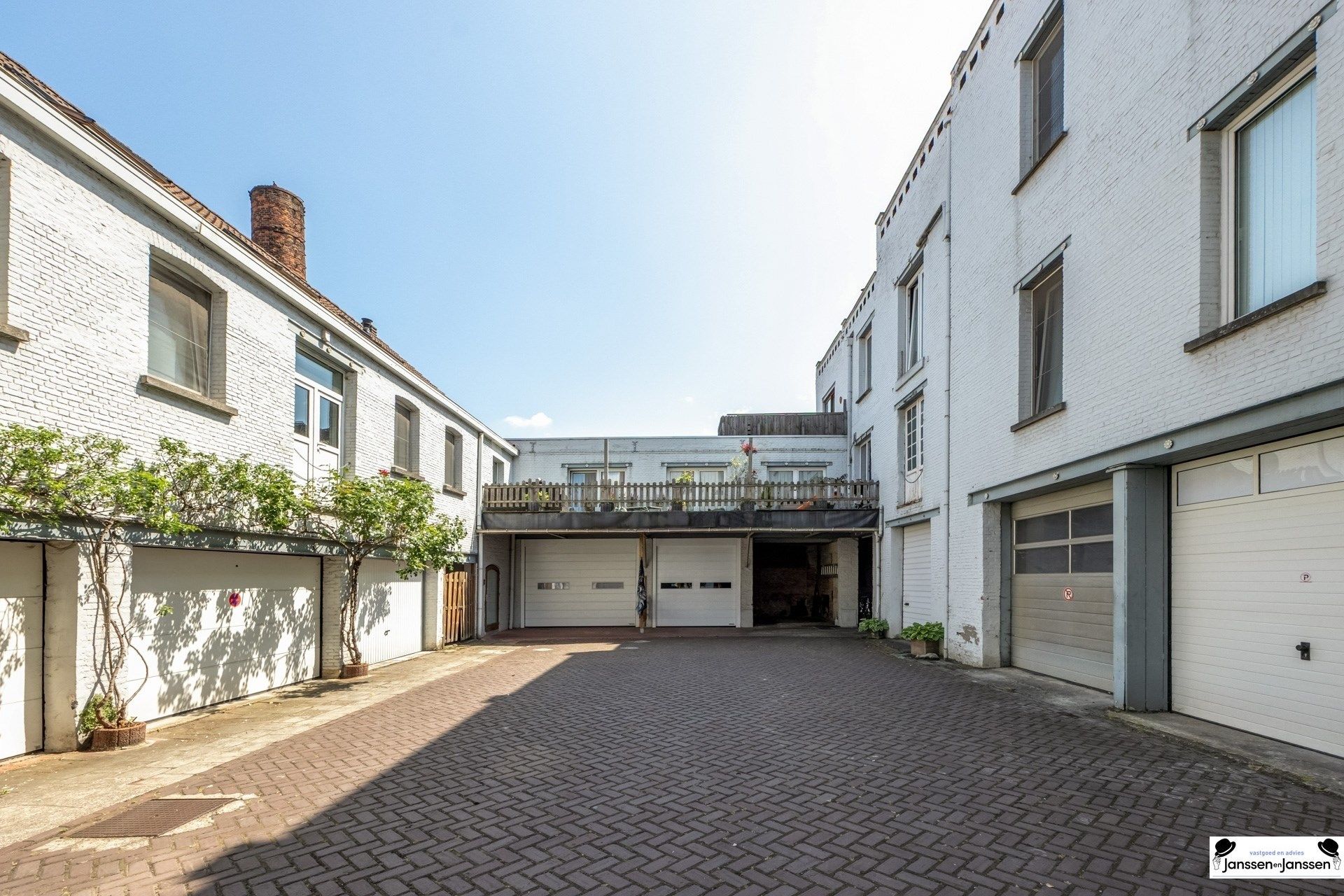 Dubbele garage met magazijn op een centrale locatie in Merksem foto 8