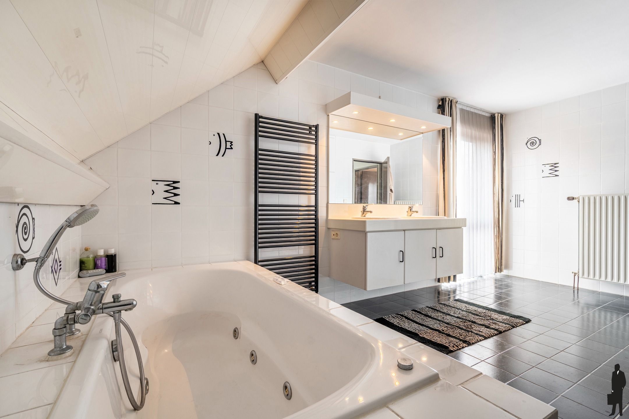 Instapklare gezinswoning met 3slks, tuin en garage op 563 m² foto 22