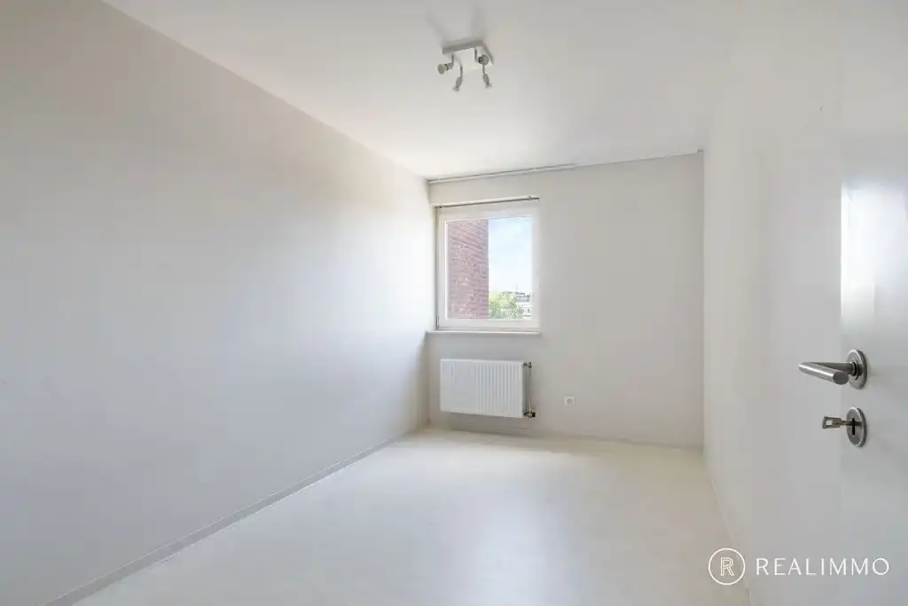 Recente halfopen bebouwing met 3 slaapkamers foto 13