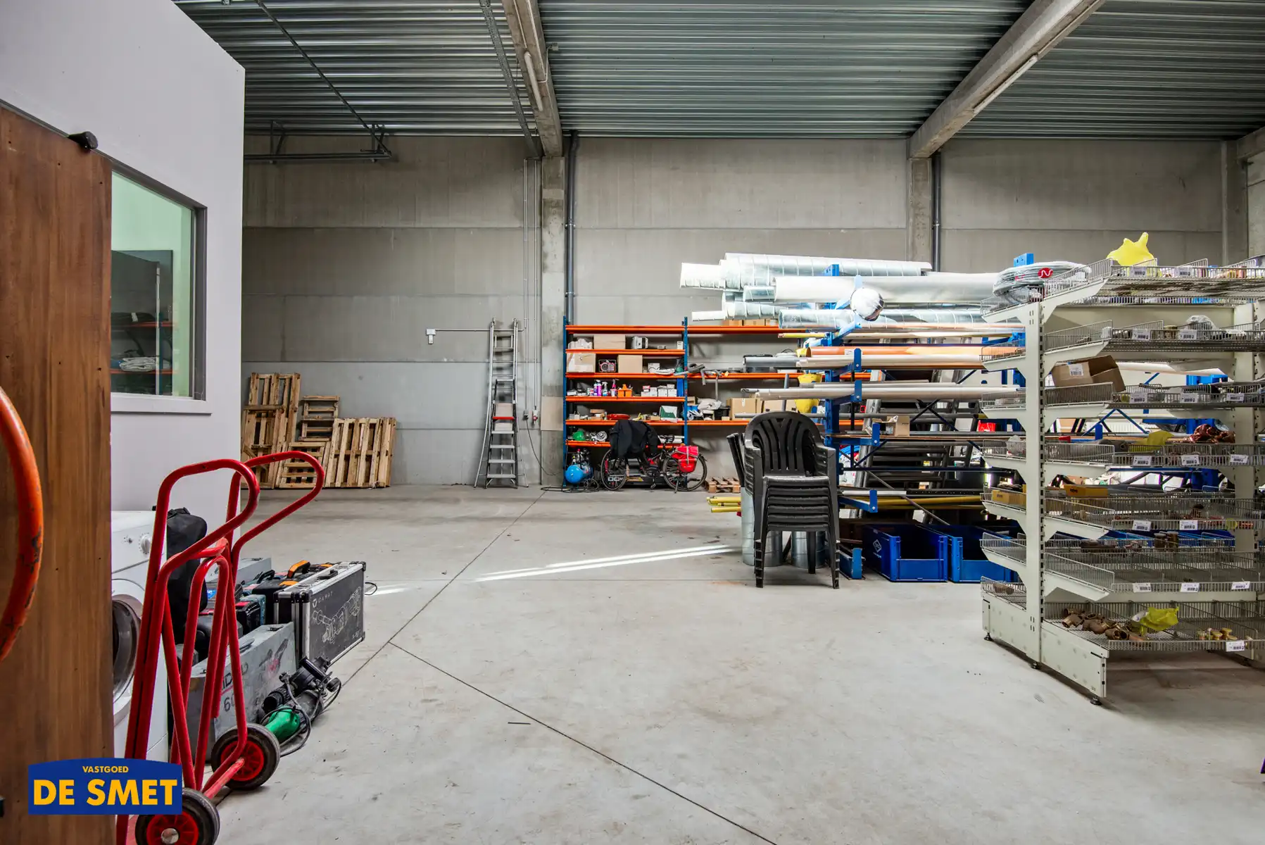 Magazijn met optie tot open bureelruimte op 1ste verdieping foto 10