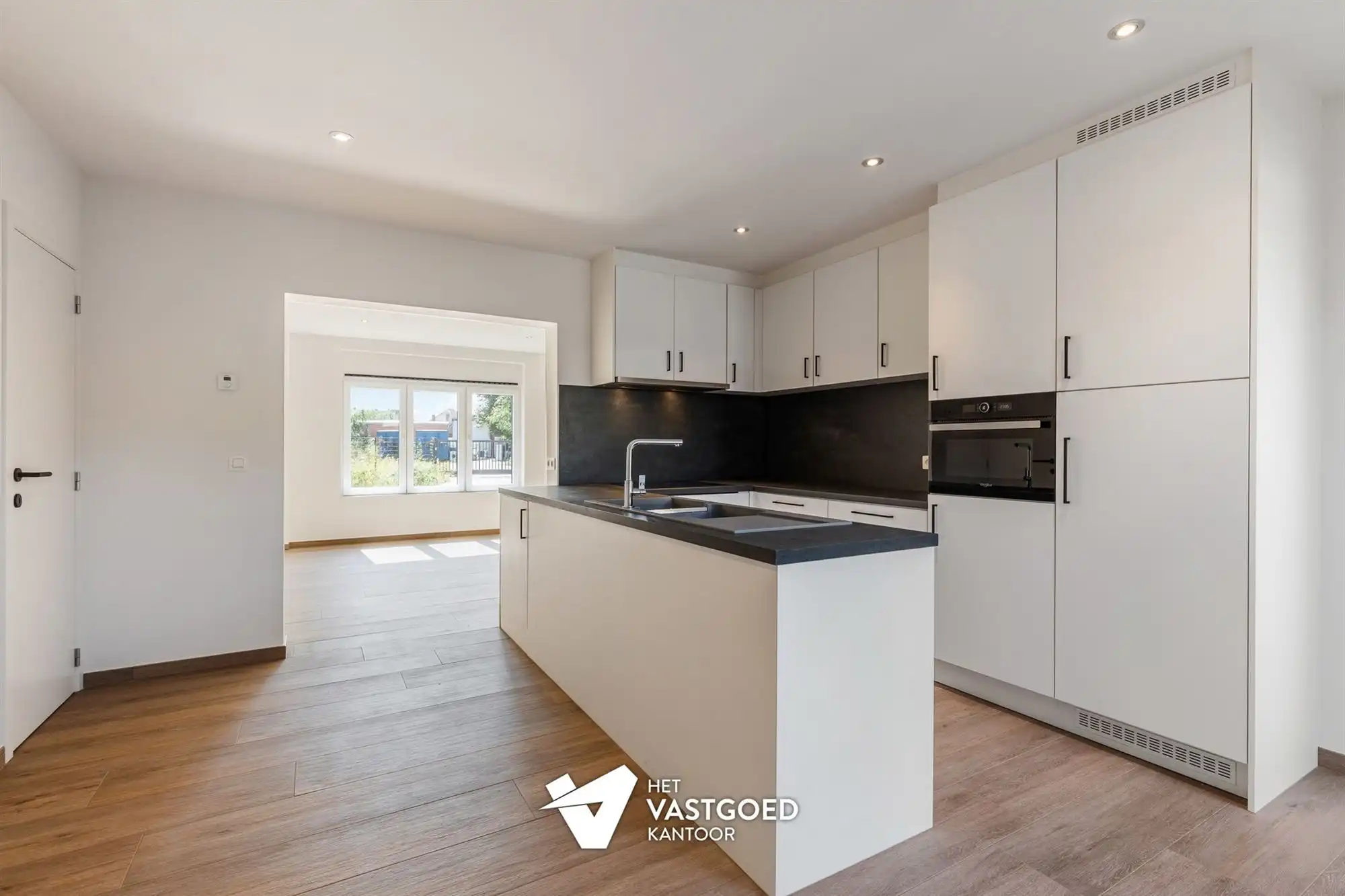 KWALITATIEF GERENOVEERDE WONING VLAKBIJ CENTRUM foto 5