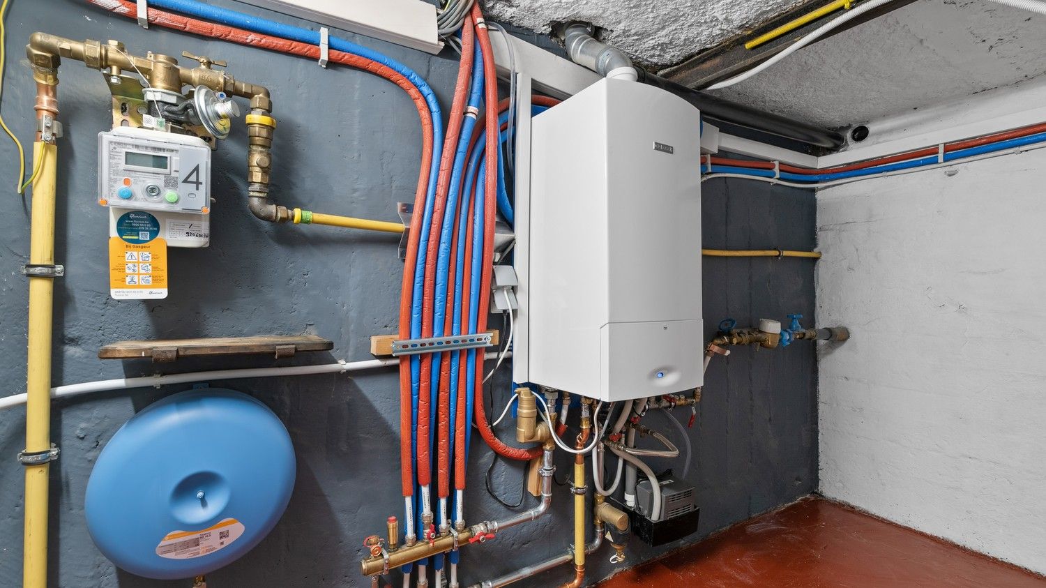 Volledig gerenoveerde woning met 3 slaapkamers en tuin. foto 18