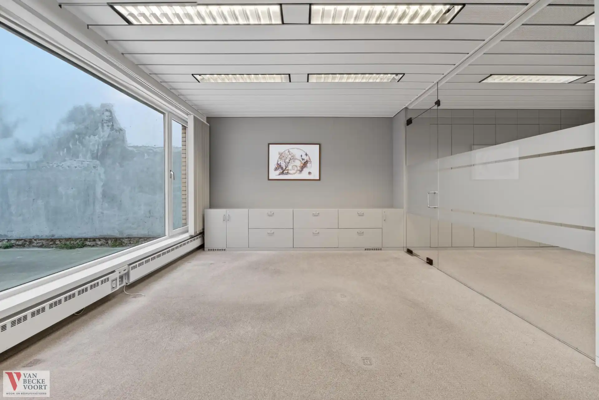 Handelsgelijkvloers 217m² + 6 autostandplaatsen foto 9