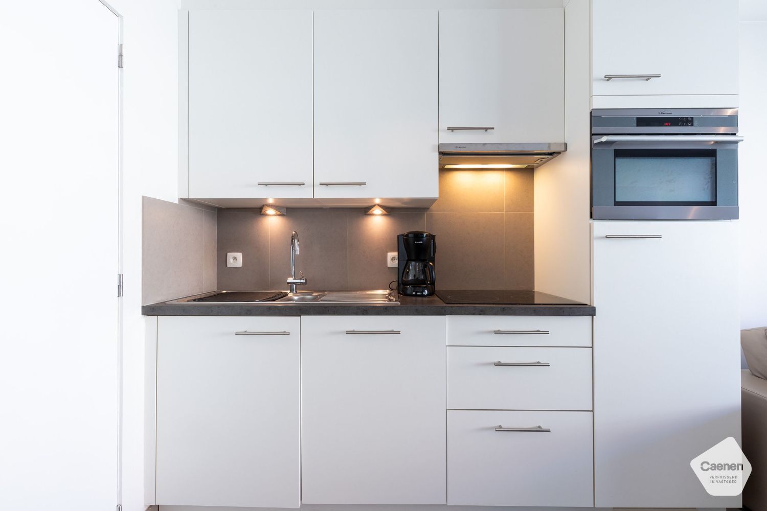 Instapklaar appartement met 2 slaapkamers en 2 terrassen foto 4