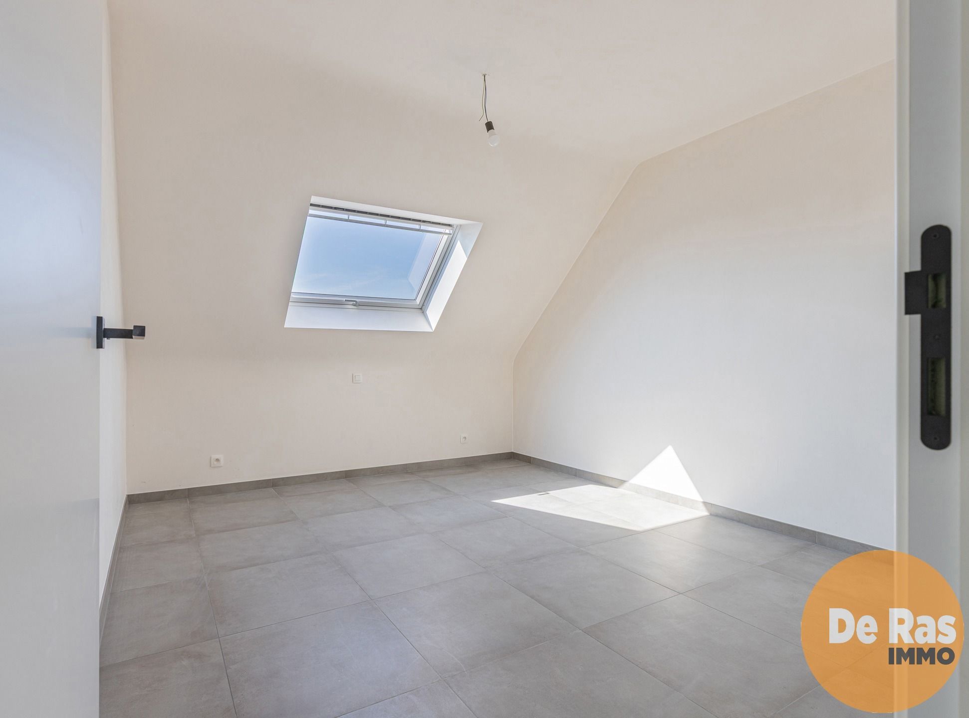OPHASSELT- Prachtige nieuwbouw in moderne, hedendaagse stijl foto 9