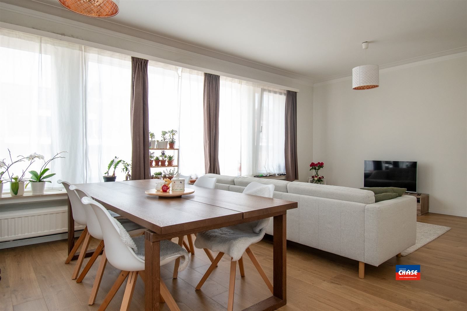 Instapklaar appartement met 2 slpks foto {{pictureIndex}}